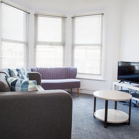Mycityhaven - 3 Bedroom Shirehampton Flat Near Avonmouth & M4 Bristol Bagian luar foto